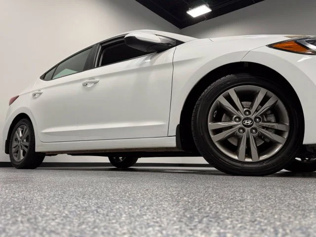 Used 2018 White Hyundai SEL image 2