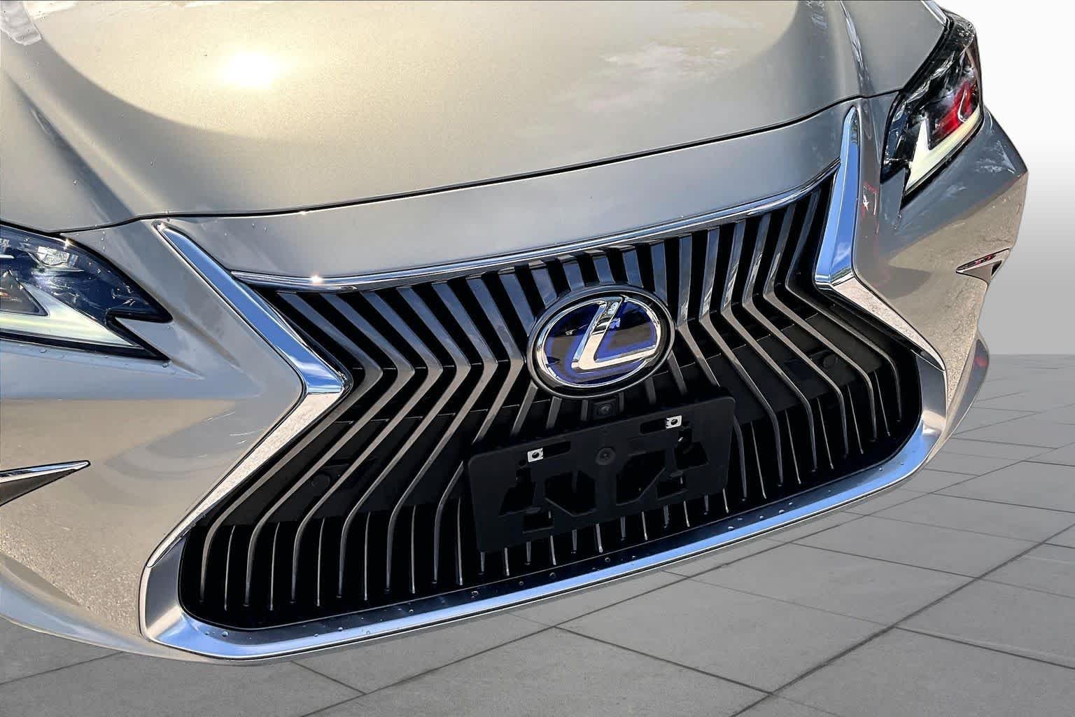 Used 2021 Moonbeam Beige Metallic Lexus Ultra Luxury image 30