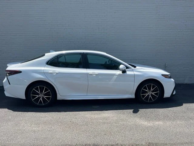 Used 2023 Ice Cap Toyota SE image 2