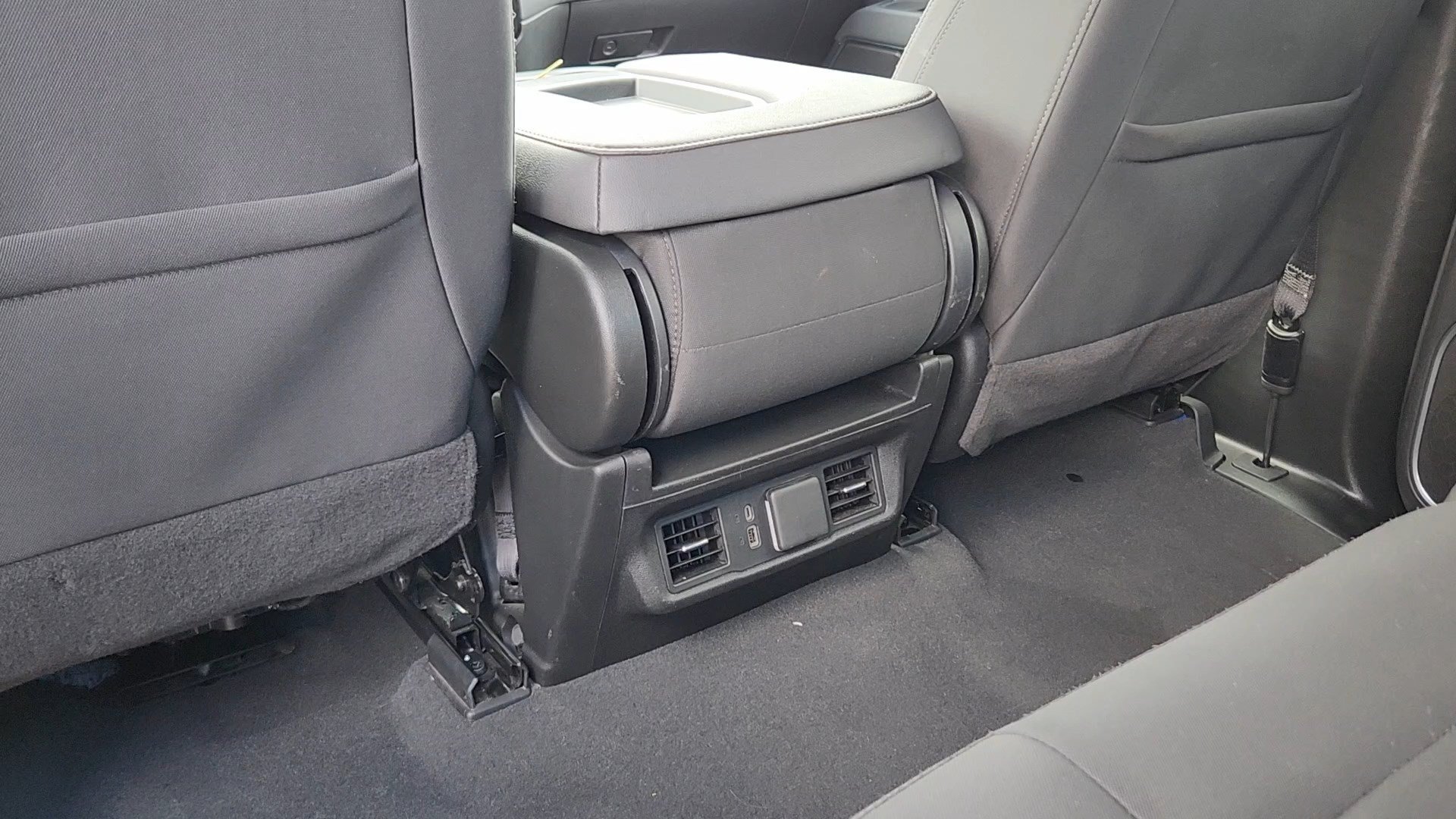2025 Chevrolet Silverado 1500 LT - Photo 17