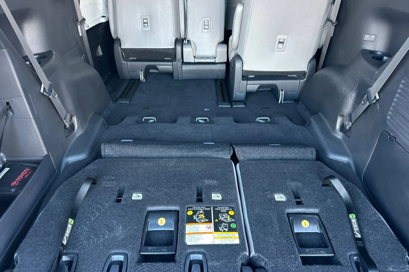 2025 Toyota Sienna XLE - Photo 22