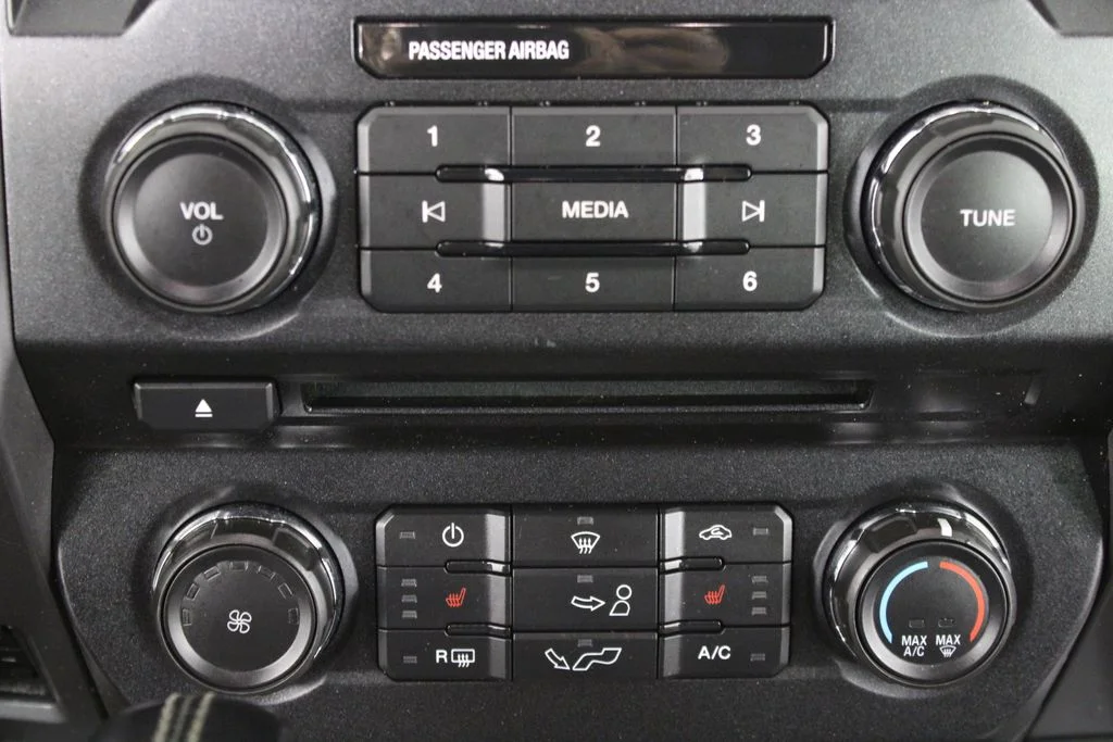Used 2018 Gray Ford XLT image 22