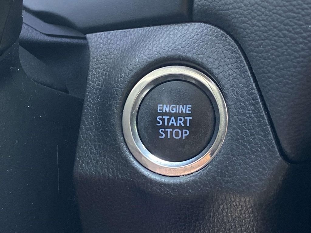 Used 2021 Silver Toyota XLE image 31