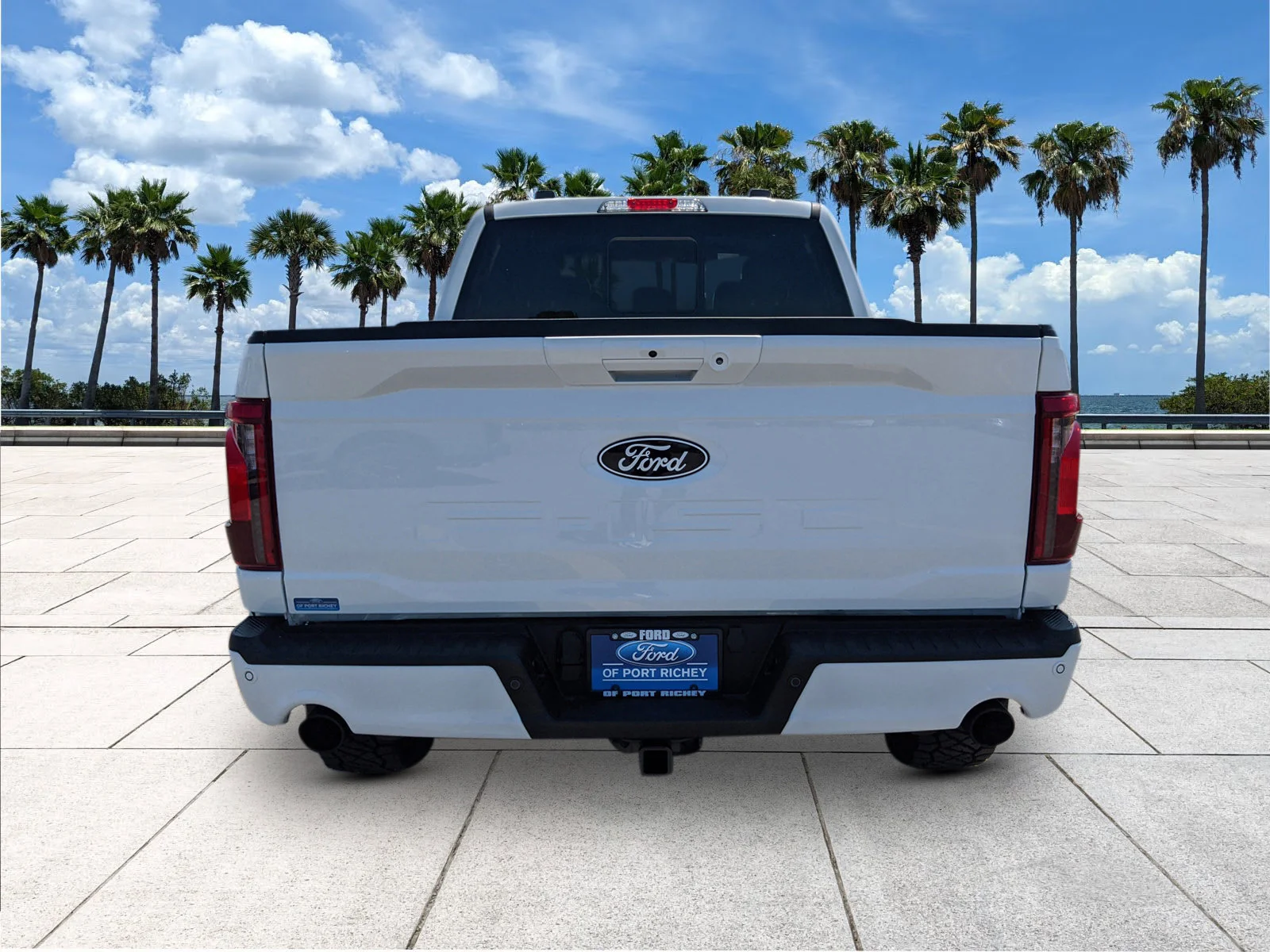 New 2026 Oxford White Ford XLT image 6
