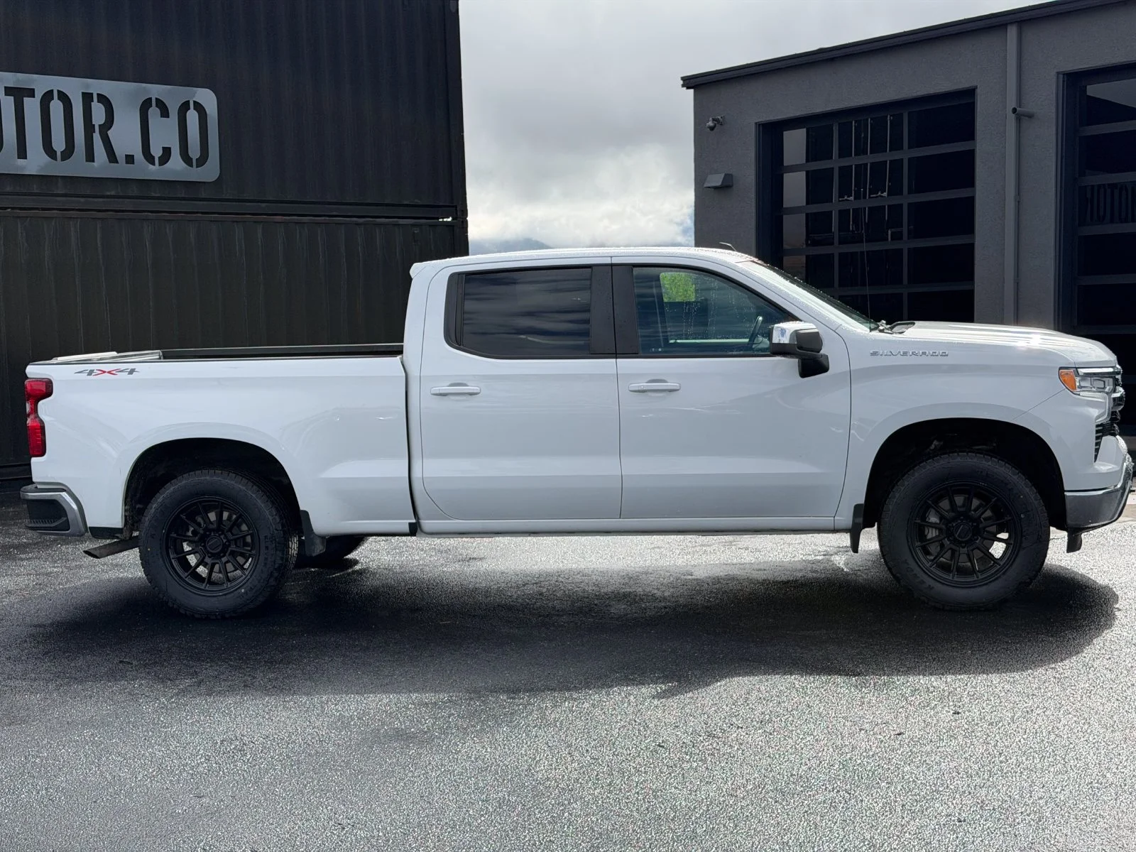 Used 2024 White Chevrolet LT image 3