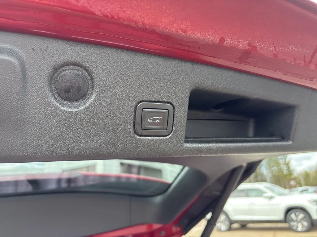 Used 2018 Cajun Red Tintcoat Chevrolet LT image 29
