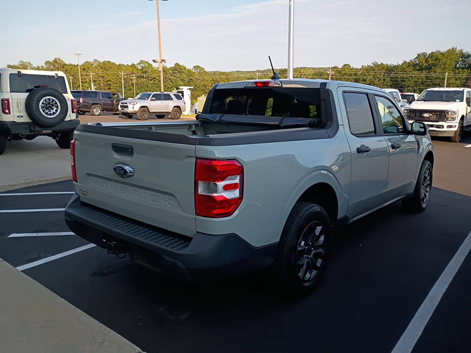 Used 2023 Green Ford XLT image 4