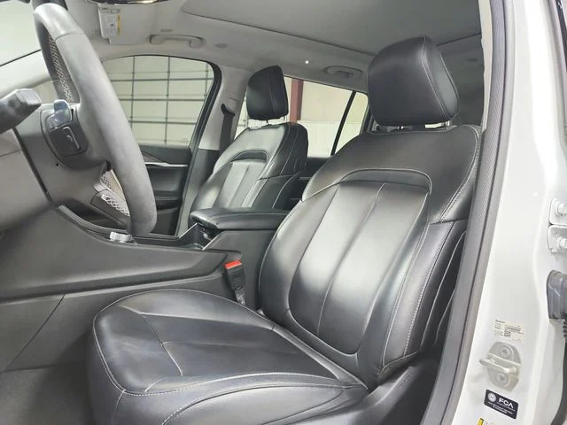 Used 2023 White Jeep Limited image 10