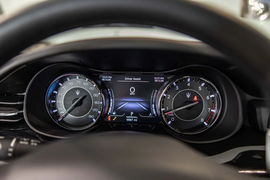 Used 2023 White Maserati Modena Q4 image 25