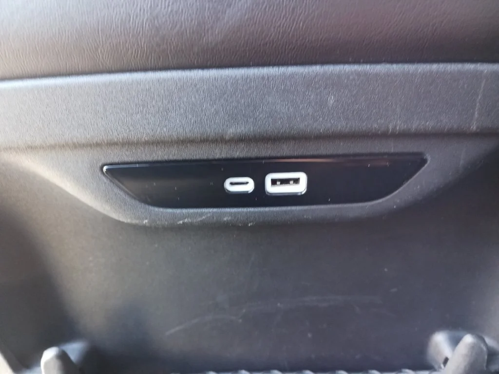 Used 2025 Blue Chrysler Select image 22