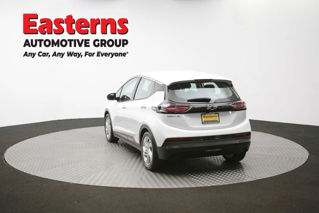 Used 2023 White Chevrolet 1LT image 65
