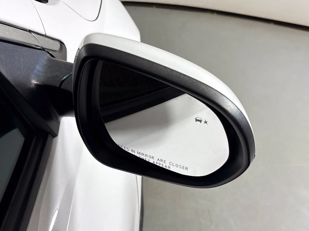 Used 2021 White Buick Select image 13
