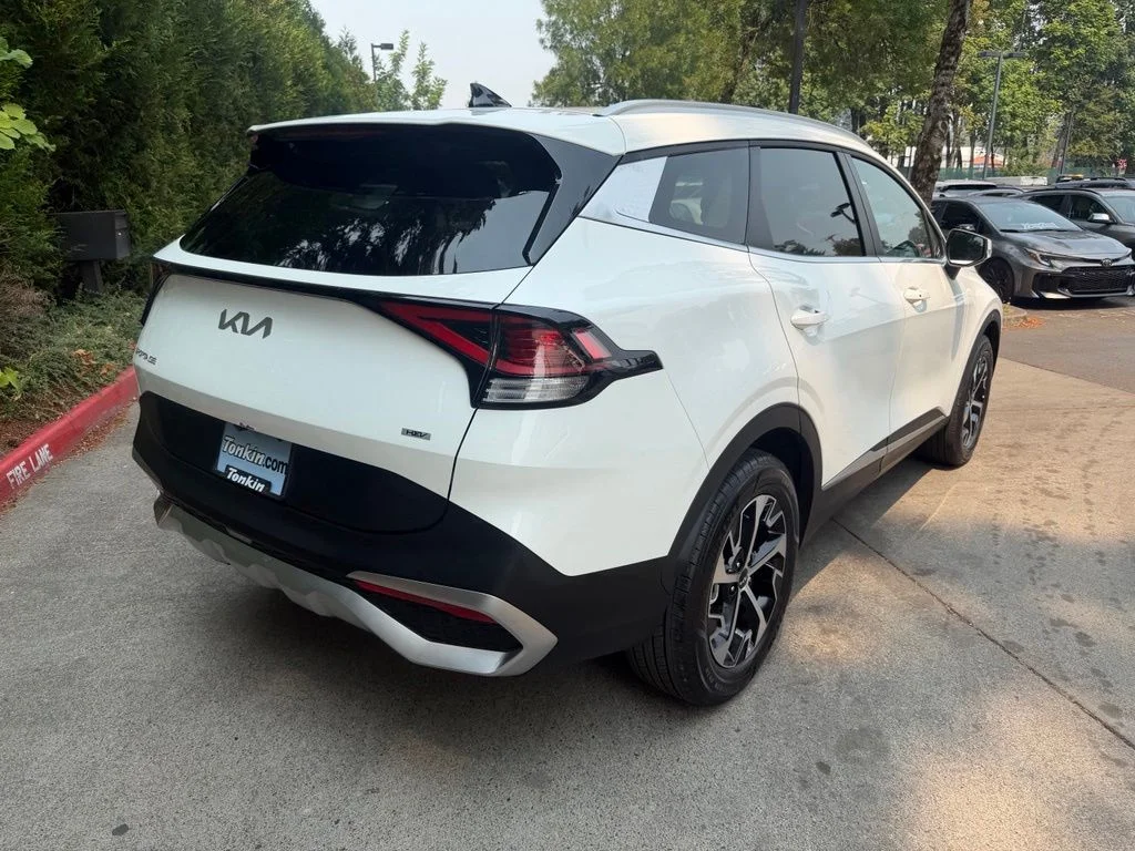 Certified Used 2025 Snow White Pearl Kia EX image 4