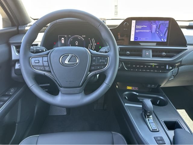 2026 Lexus UX Hybrid 300h - Photo 14