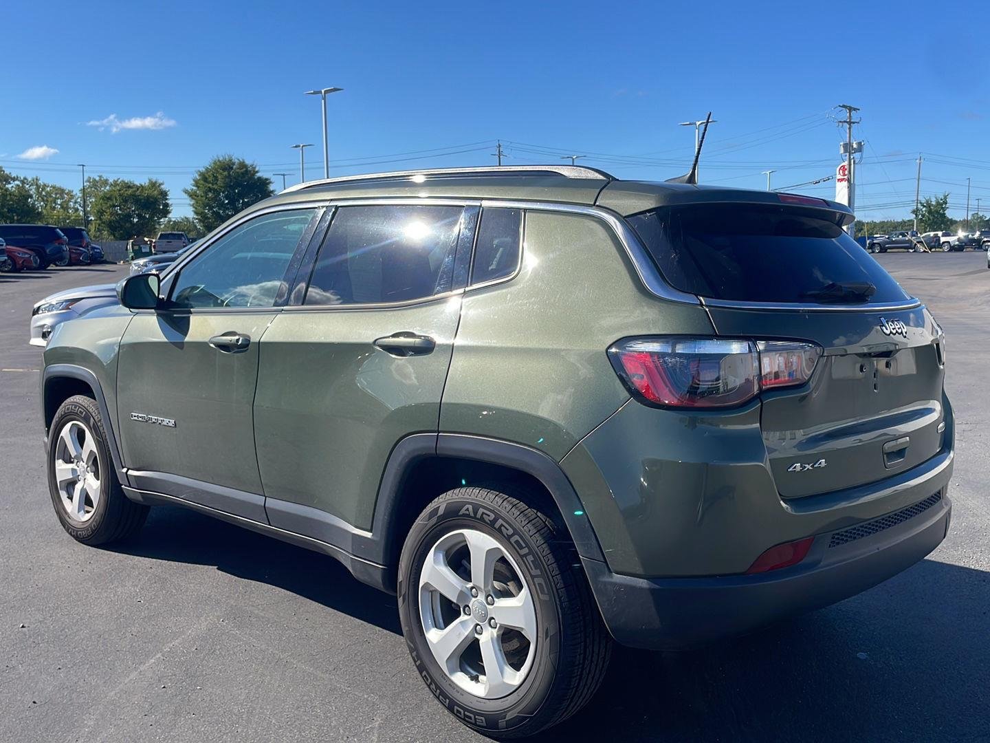 Used 2020 Olive Green Pearlcoat Jeep Latitude image 12