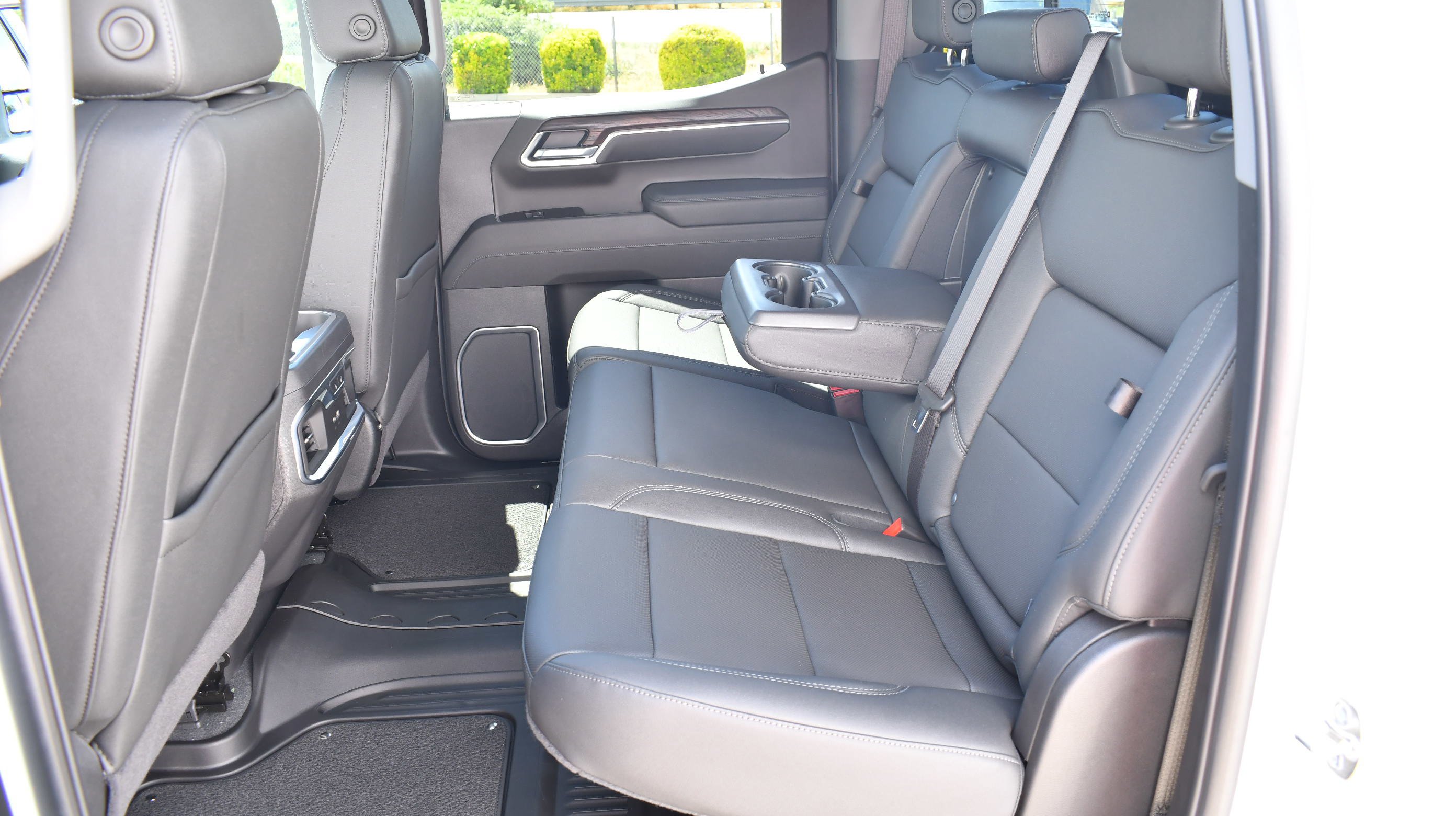 2026 GMC Sierra 1500 SLT - Photo 32