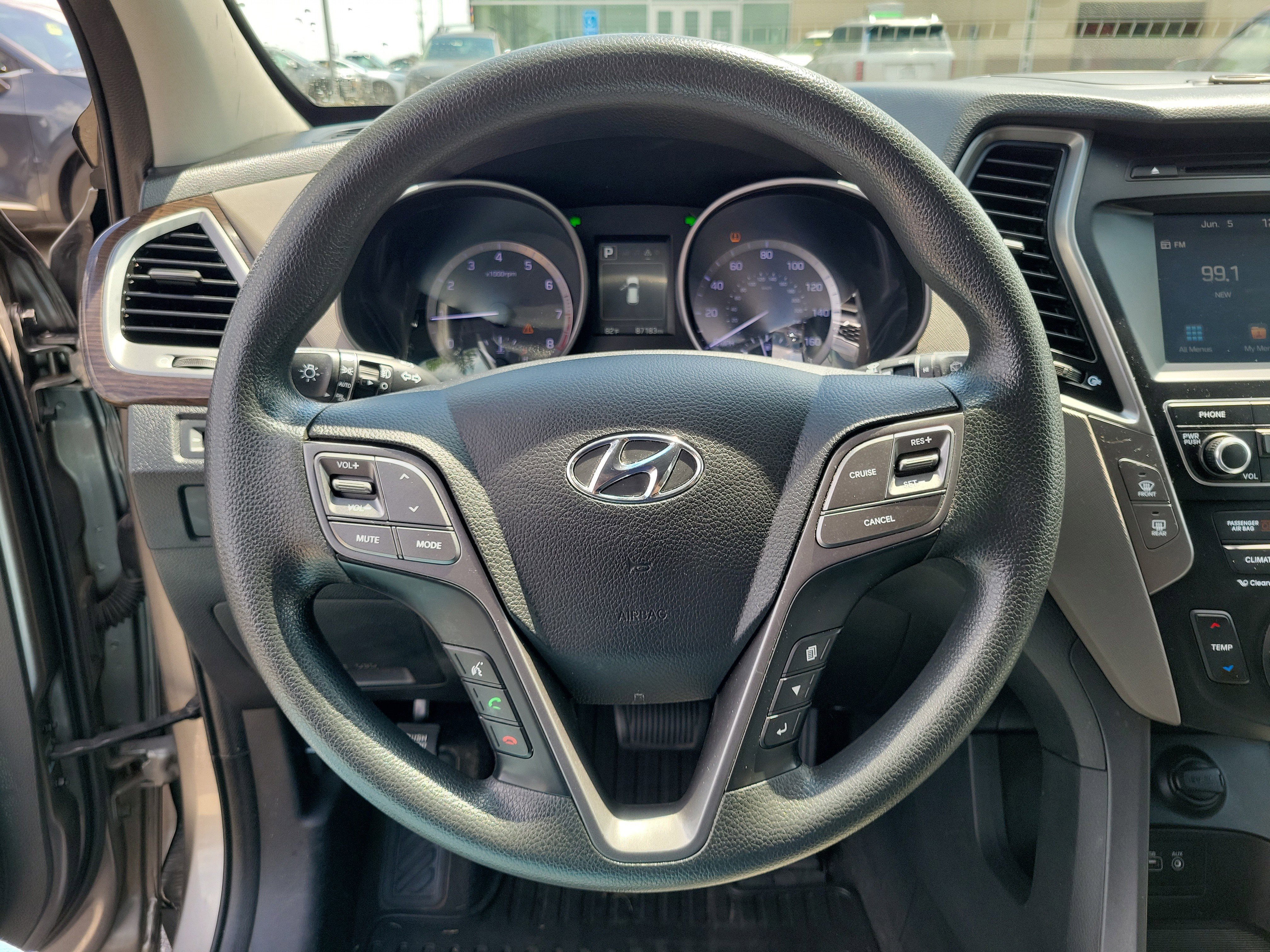 Used 2018 Mineral Gray Hyundai 2.4L image 21
