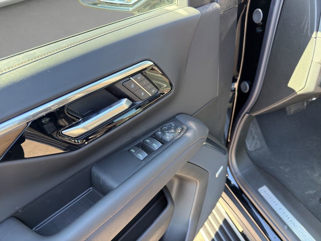 2026 Chevrolet Suburban High Country - Photo 10