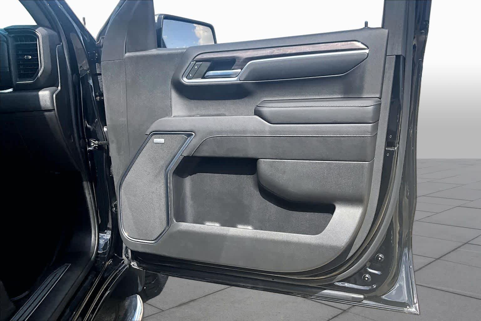 Used 2022 Black Chevrolet LTZ image 23