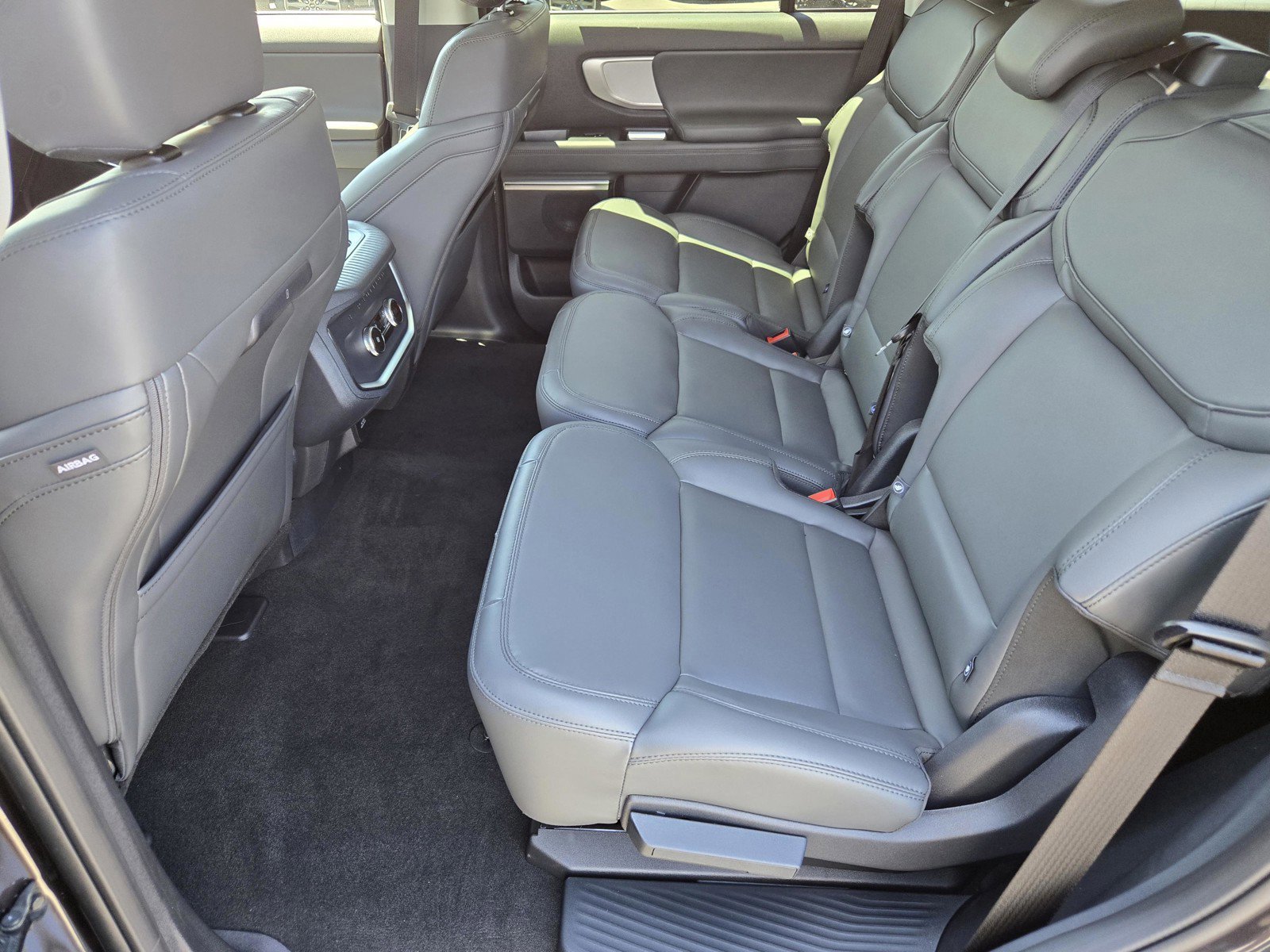 New 2026 Dark Matter Gray Metallic Ford Active image 7