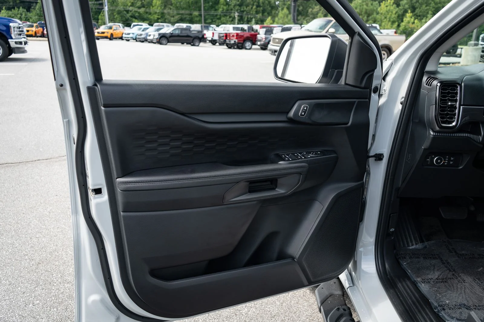 New 2026 Avalanche Ford XLT image 16