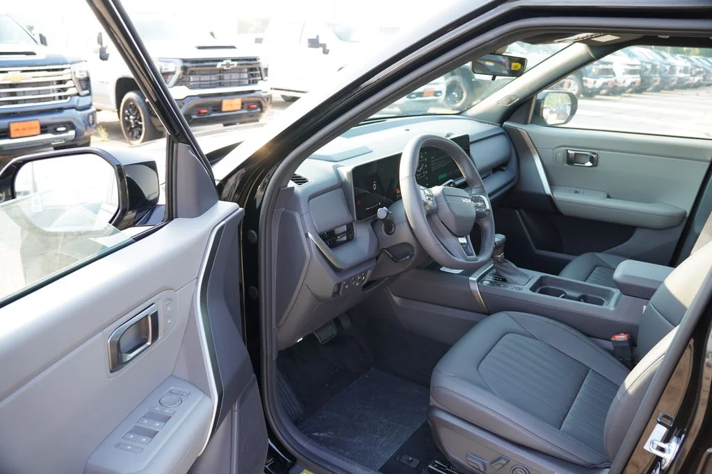 New 2027 Aurora Black Pearl Kia X-Line S image 10
