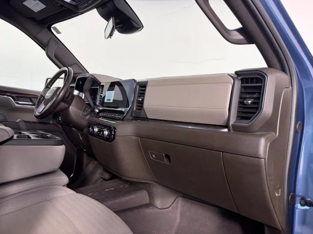 Used 2024  GMC SLE image 44