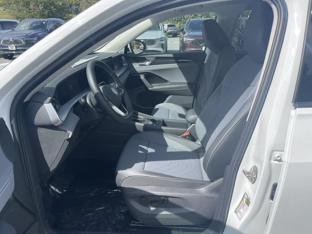 New 2026 Pure White Volkswagen 2.0T SE image 5