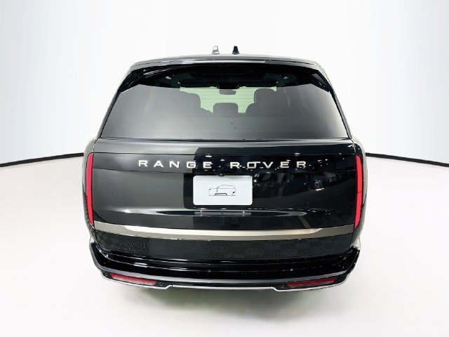 New 2027 Black Land Rover SE image 6
