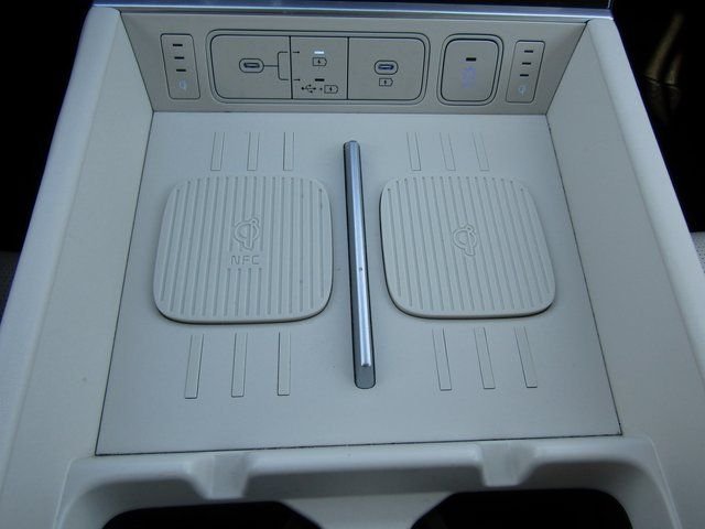 Used 2025 White Hyundai Calligraphy image 23
