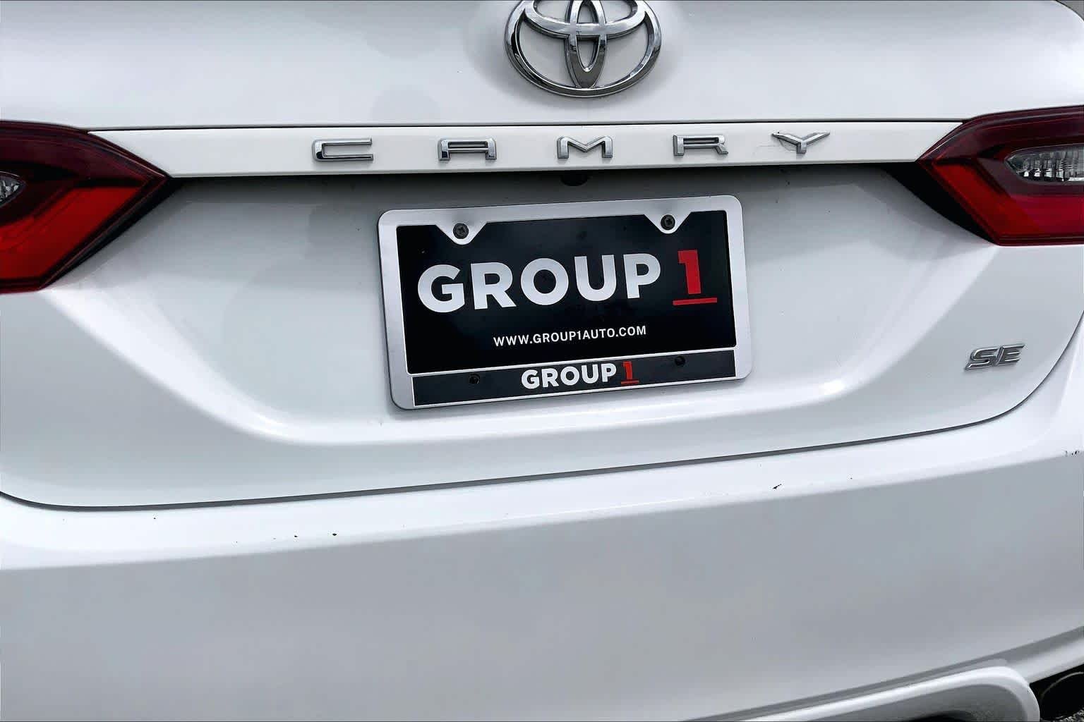 Used 2024 Ice Cap Toyota SE image 10