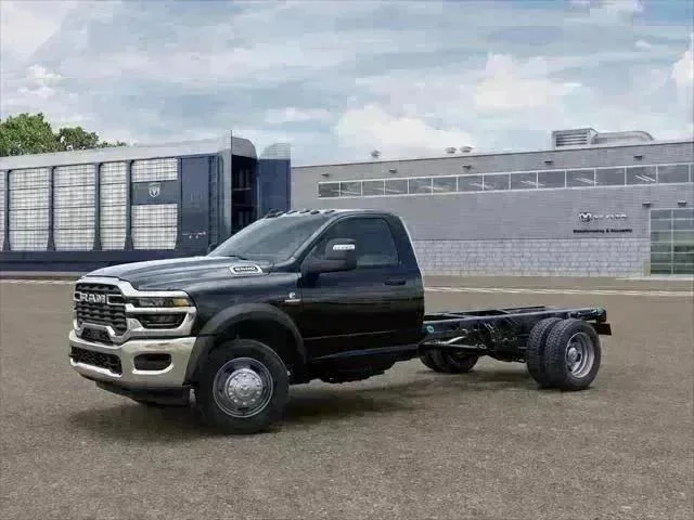 New 2026 Diamond Black Crystal Pearl-Coat Exterior Paint RAM Tradesman image 1