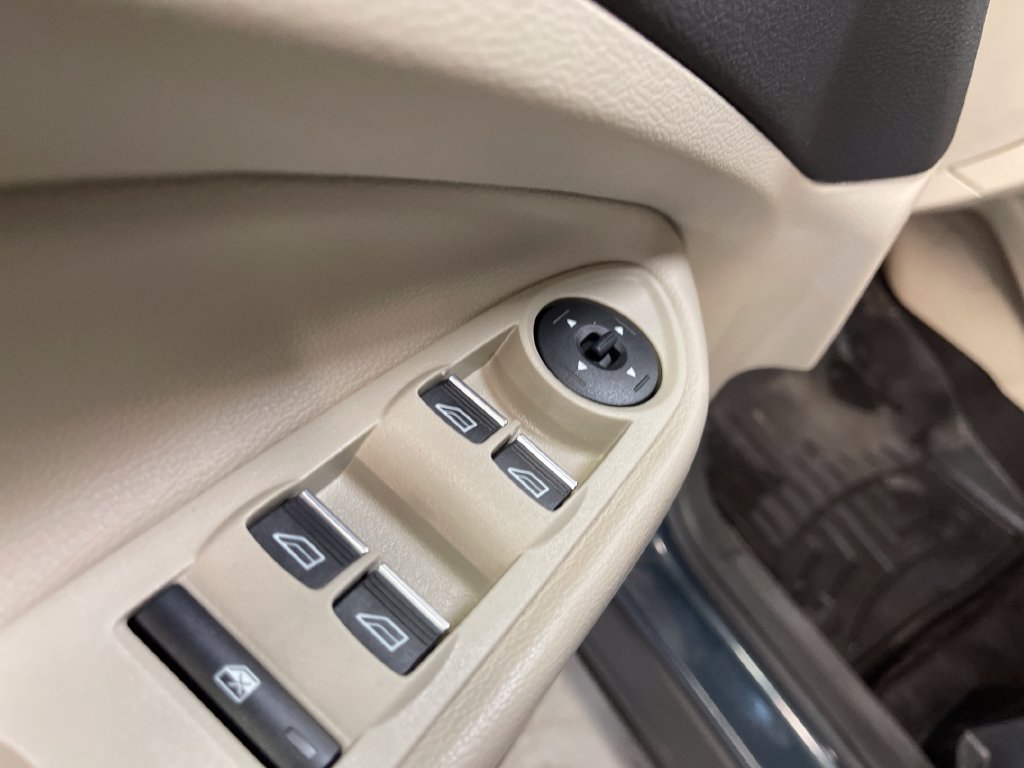 Used 2019 Green Ford SEL image 16