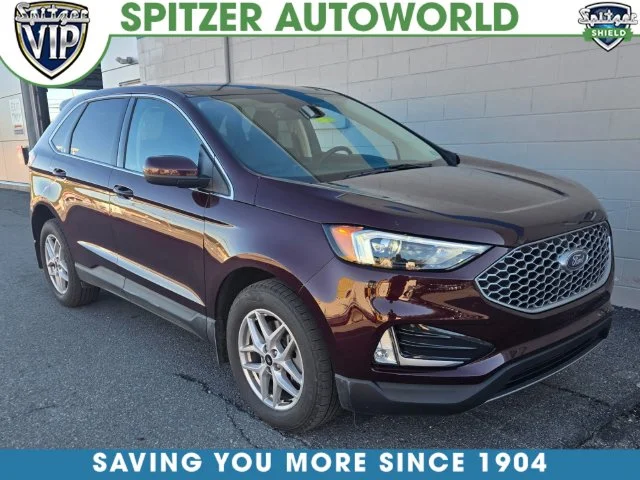 Used 2024 Red Ford SEL image 1