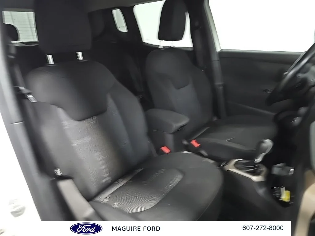 Used 2017 White Jeep Latitude image 17