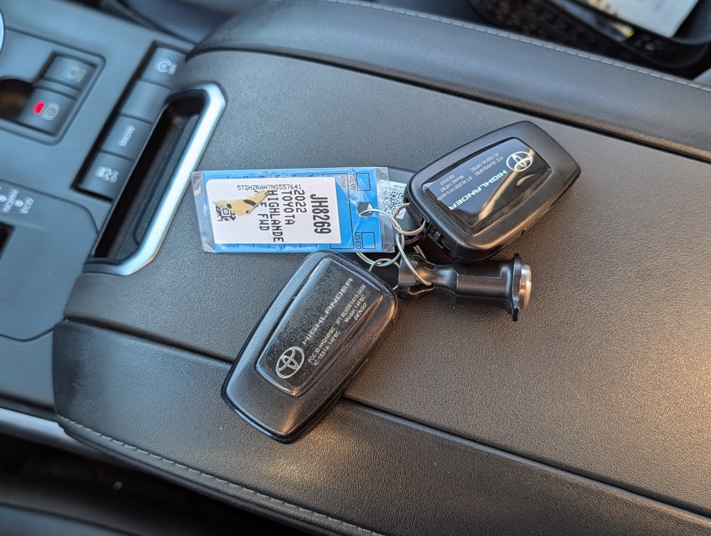 2022 Toyota Highlander XLE - Photo 35