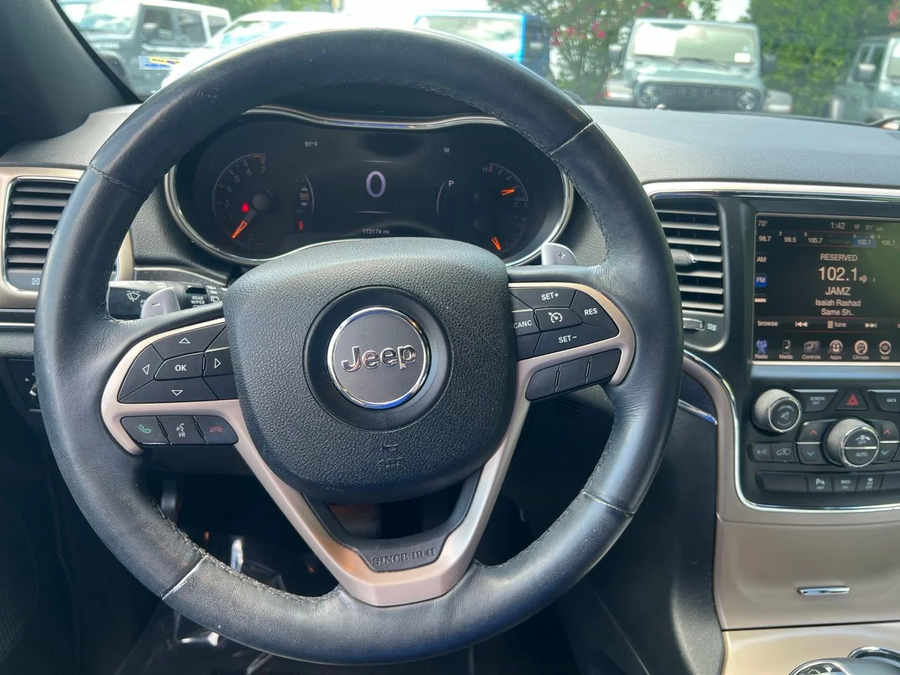 Used 2015 Gray Jeep Limited image 27