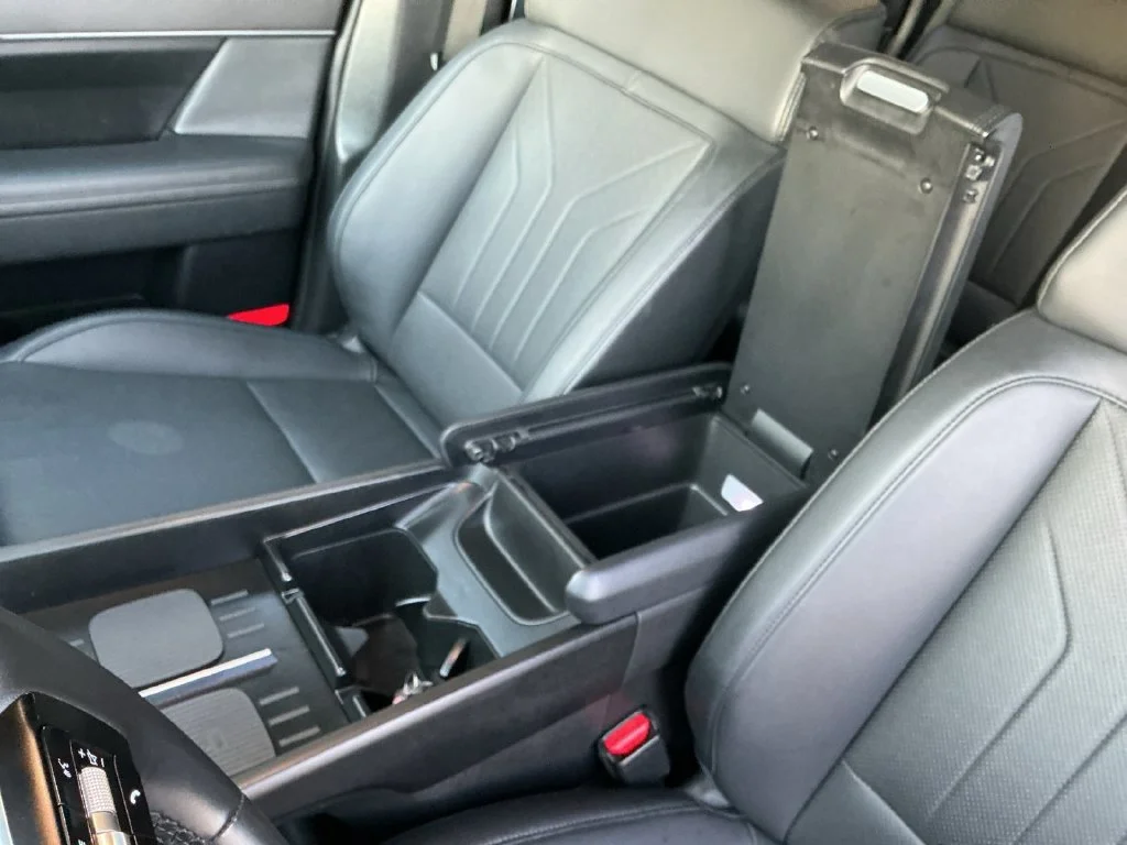 Used 2024 White Hyundai SEL image 33