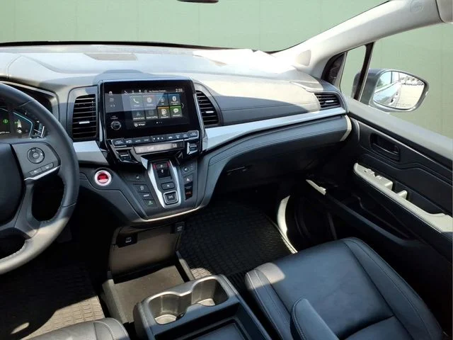 Used 2024 Gray Honda EX-L image 19
