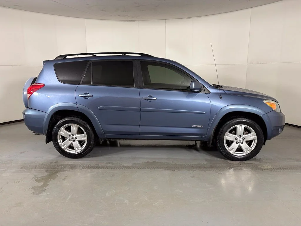 Used 2007 Blue Toyota Sport image 9