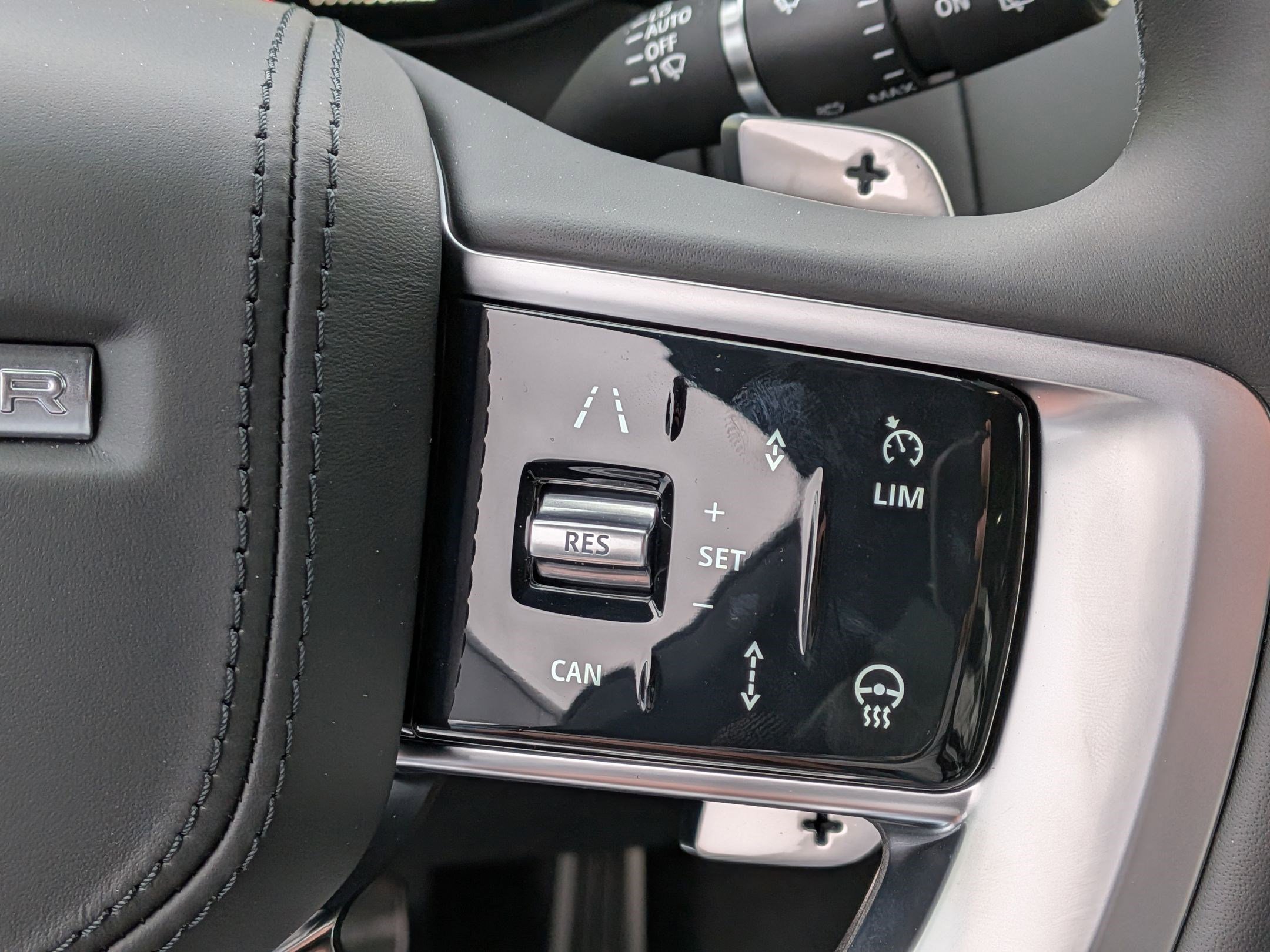 2025 Land Rover Range Rover SE - Photo 14