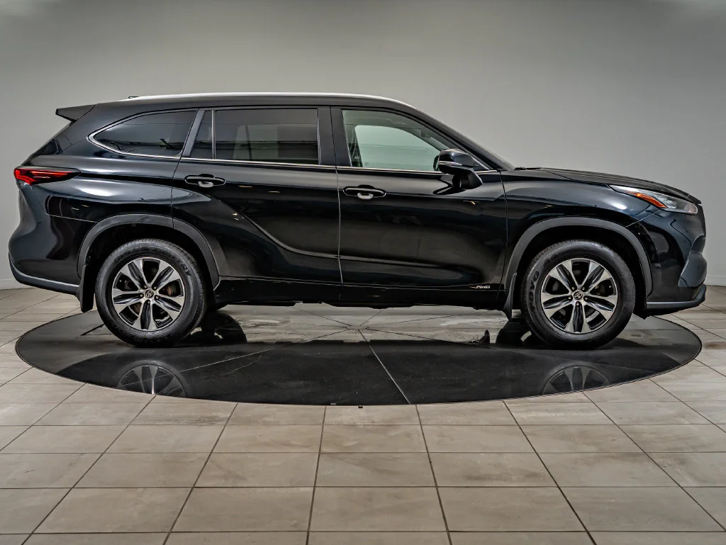 Used 2024 Black Toyota XLE image 11