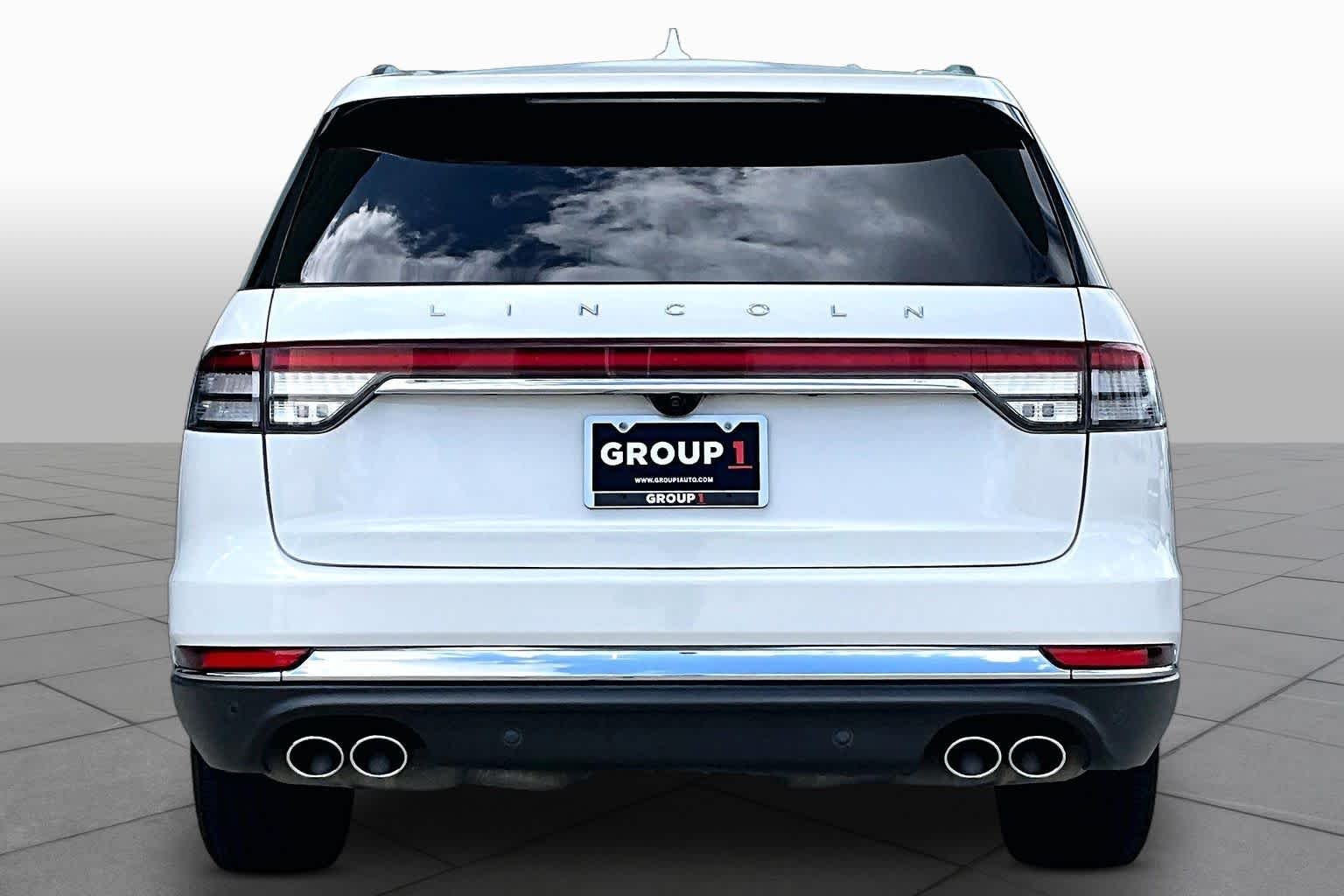 Used 2023 Pristine White Metallic Tri-Coat Lincoln Reserve image 5