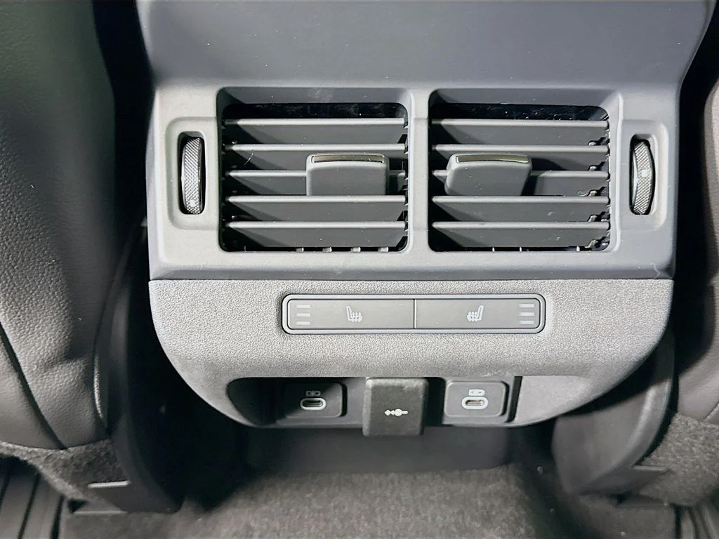New 2025 Santorini Black Metallic Land Rover Dynamic image 23