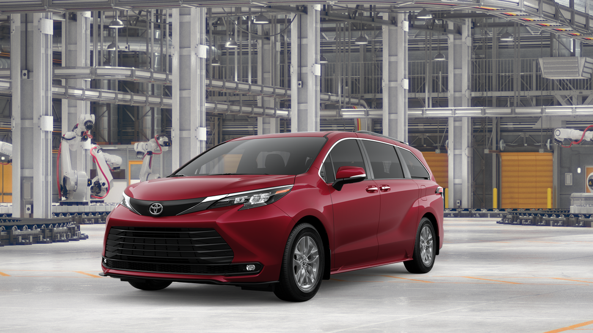 2026 Toyota Sienna XLE 8-Passenger Hybrid FWD's photo