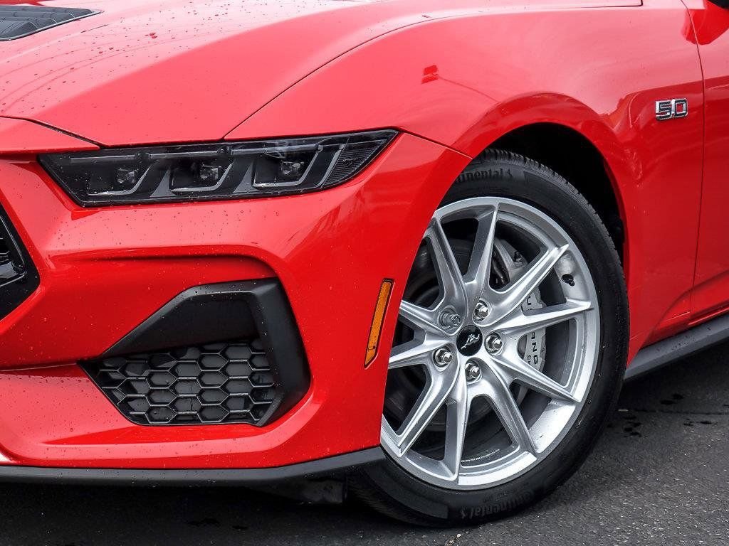 Used 2025 Red Ford  image 4