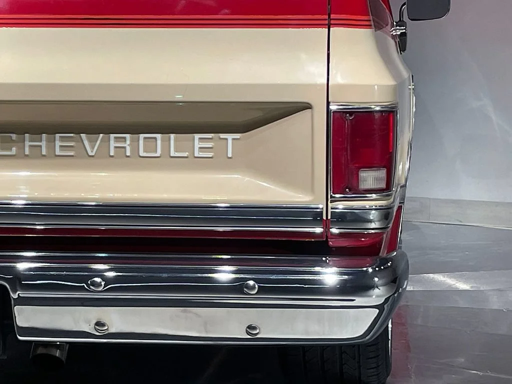 Used 1985  Chevrolet NA image 8