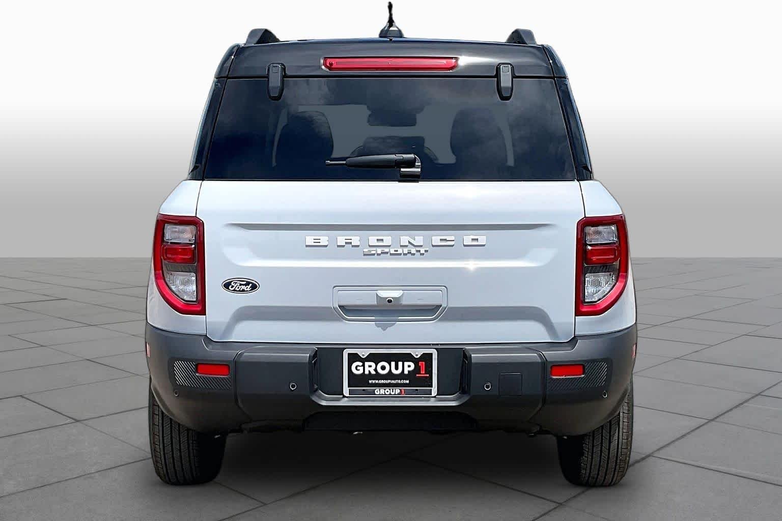 New 2026 Space White Metallic Ford Outer Banks® image 4