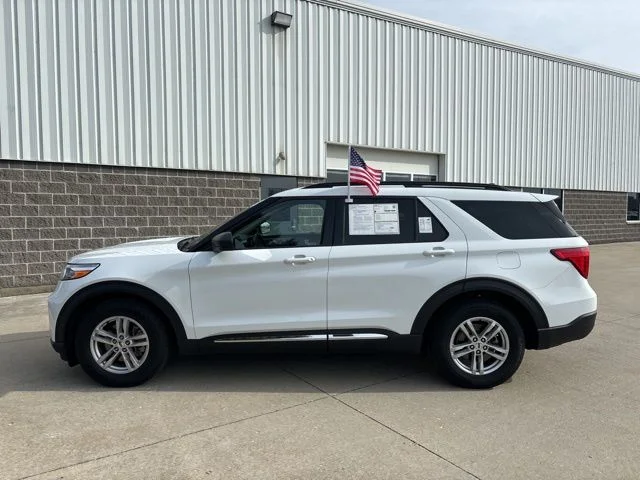 Certified Used 2024 Oxford White Clearcoat Ford XLT image 10
