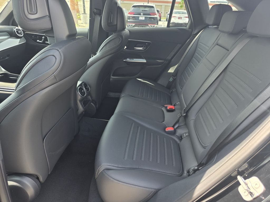 New 2026 Black Mercedes-Benz GLC 300 image 18